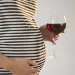 can-you-have-a-glass-of-wine-while-pregnant